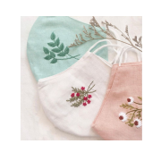 Khẩu trang vải muslin cho bé thêu hình hoa